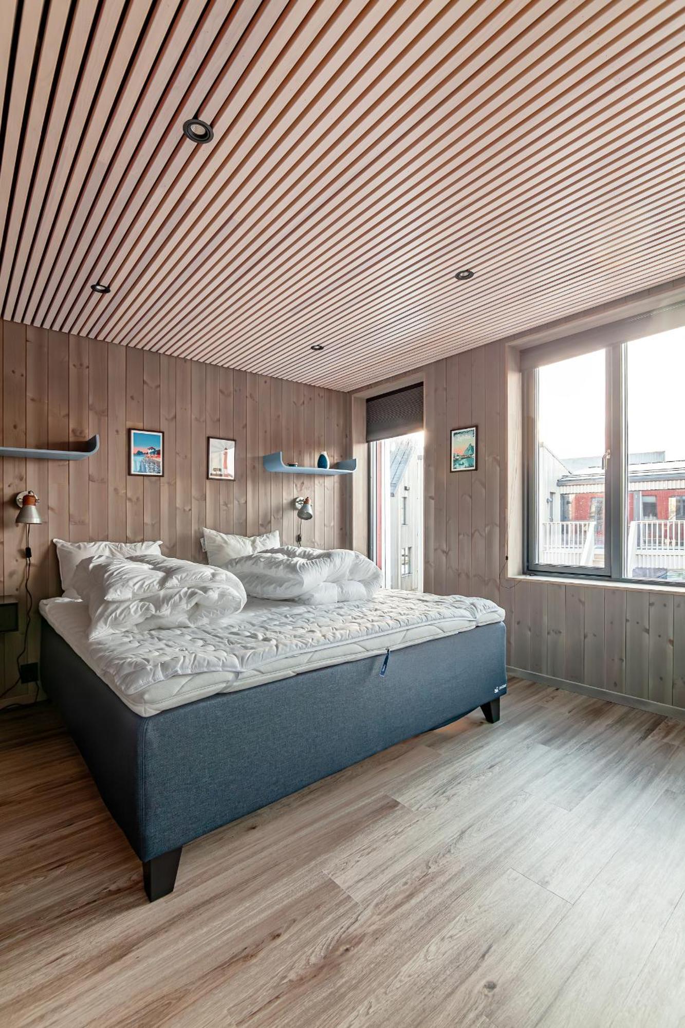 Rorbuleilighet 1J Henningsvaer Luaran gambar